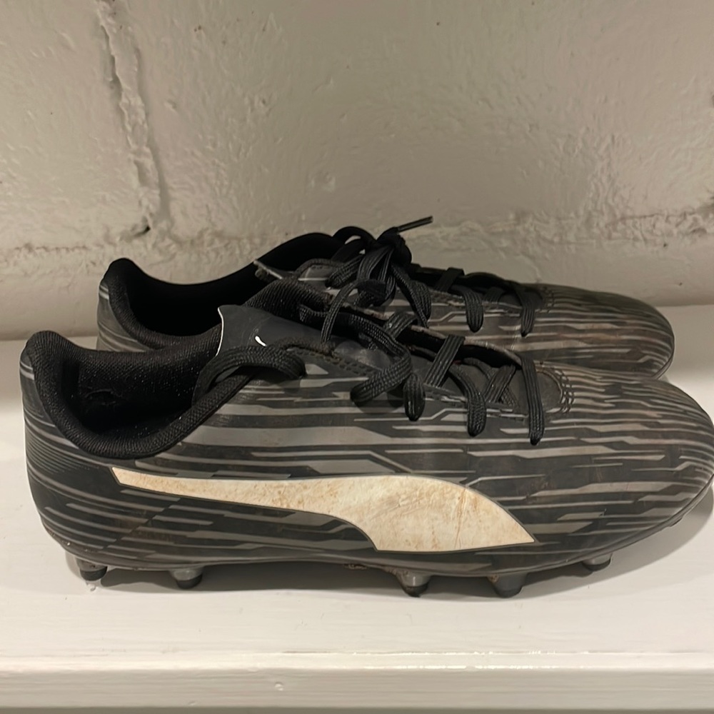 Puma big kid size 5 cleats